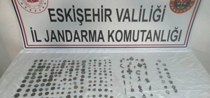 Eskişehir'de tarihi eser olduğu değerlendirilen objeler ele geçirildi