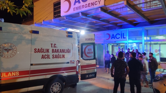 Şanlıurfa'da otomobille çarpışan motosikletteki 2 kişi yaralandı
