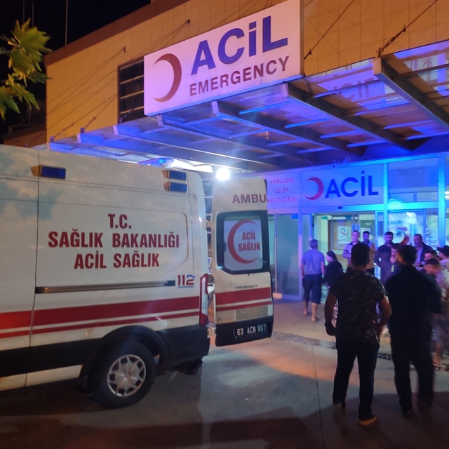 Şanlıurfa'da otomobille çarpışan motosikletteki 2 kişi yaralandı