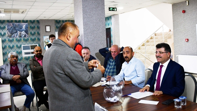 Vezirköprü'de yapımı tamamlanan Galericiler Sitesi için kura çekimi yapıldı