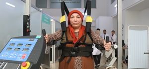 Kol ve bacaklarını hareket ettiremeyen kazazede 4 aylık fizik tedaviyle ayağa kalktı