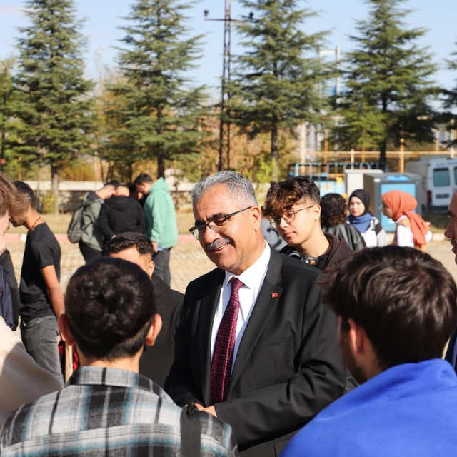 Ilgın Belediye Başkanı Ertaş, öğrencilerle buluştu