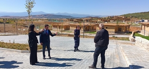 Hüyük Belediye Başkanı Çiğdem ile Kaymakam Yalçınkaya, tarım kampını ziyare...