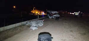 Nevşehir'de minibüs ile otomobilin çarpıştığı kazada 14 kişi yaralandı