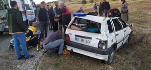 Afyonkarahisar'da şarampole devrilen otomobildeki 4 kişi yaralandı