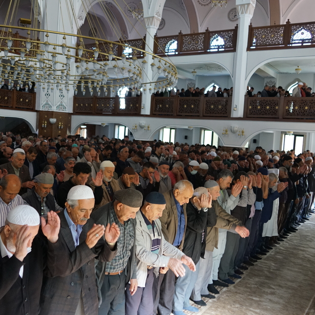 Filistin'de hayatını kaybedenler için gıyabi cenaze namazı kılındı