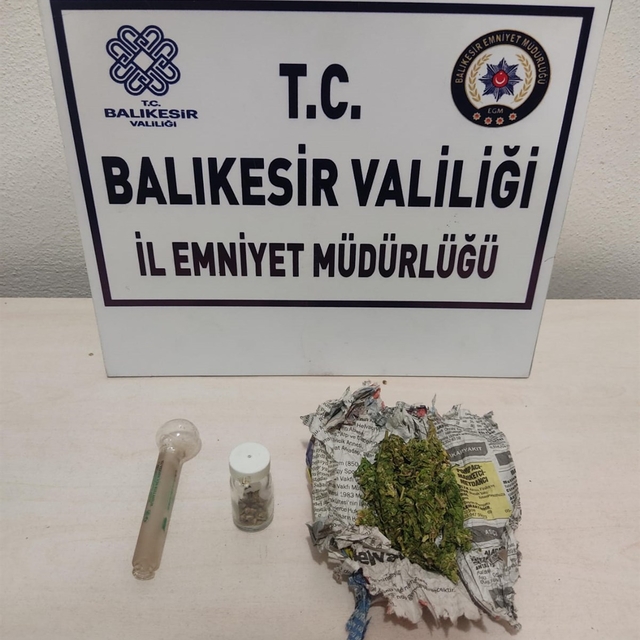 Susurluk'ta uyuşturucu operasyonlarında 3 kişi yakalandı