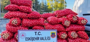 Eskişehir'de tarladan soğan hırsızlığının 3 şüphelisi yakalandı