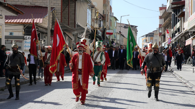 Bitlis'te "26. Adilcevaz Ceviz Festivali ve Kültür Etkinlikleri" düzenlendi
