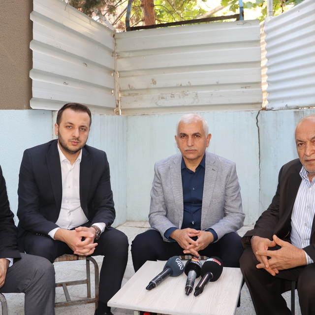 AK Parti Siirt Milletvekili Mervan Gül gazetecilerle bir araya geldi