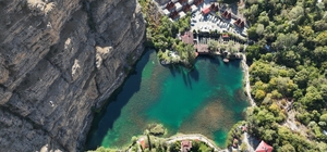 Tortum Şelalesi'ne ziyaretçi akını