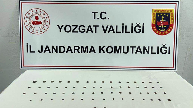 Yozgat'ta otomobilde 63 sikke ve 2 yüzük ele geçirildi