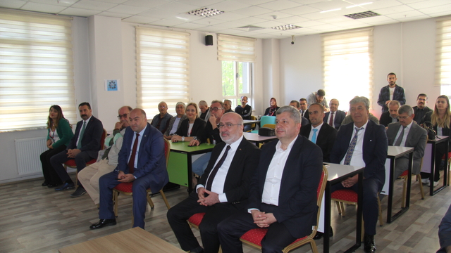 Kayseri'de Uluslararası Halı, Kilim ve Güzel Sanatlar Konferansı düzenlendi