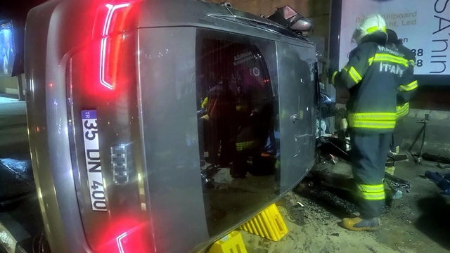 Manisa´da otomobil devrildi; 1 ölü, 2 yaralı