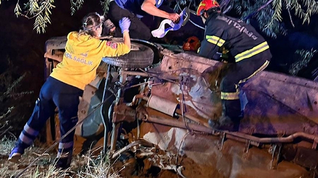 Otomobil şarampole devrildi: 2 ölü, 3 yaralı