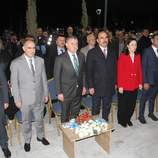 Gençlik ve Spor Bakanı Osman Aşkın Bak, gençleri tarıma yönlendirdi