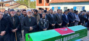 Ormanda odun keserken vuruldu, jandarma şüpheliyi belirlemek için çalışıyor