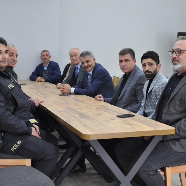 Vali Özkan, basın mensuplarıyla buluştu