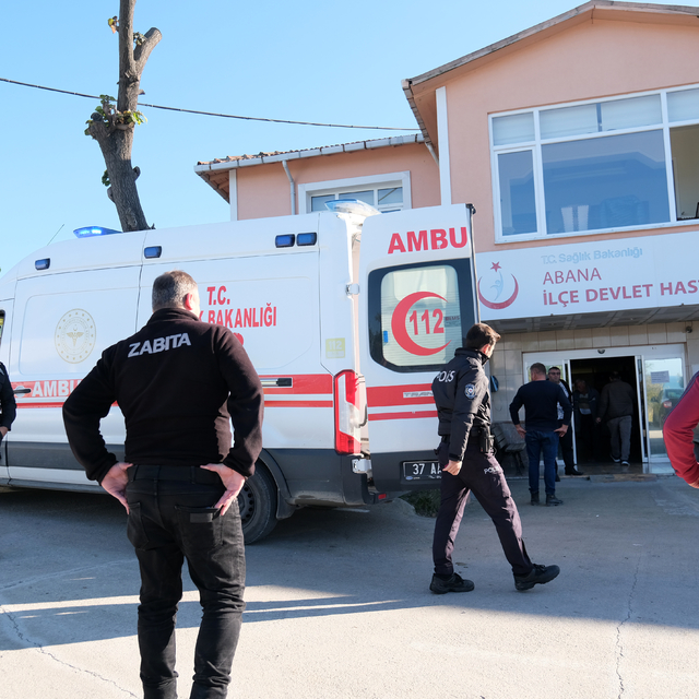 Kastamonu'da devrilen beton mikserinin sürücüsü öldü