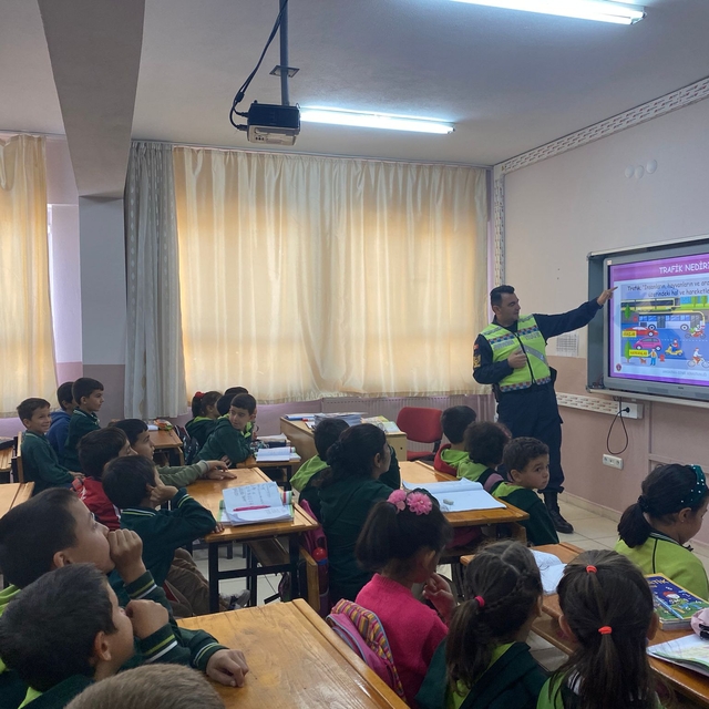 Malatya'da jandarma ekipleri trafik eğitimlerine devam ediyor