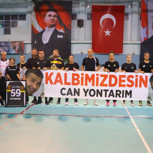 Motosiklet kazasında vefat eden hentbolcu anısına Tekirdağ'da dostluk maçı...