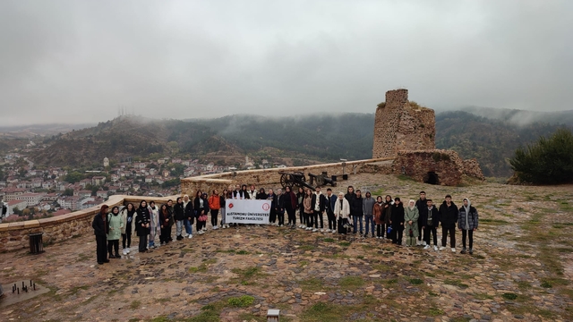 Kastamonu'daki üniversite öğrencilerine yaşadıkları şehir tanıtıldı