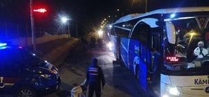 Afyonkarahisar'da göçmen kaçakçılığı iddiasıyla yakalanan şüpheli tutukland...