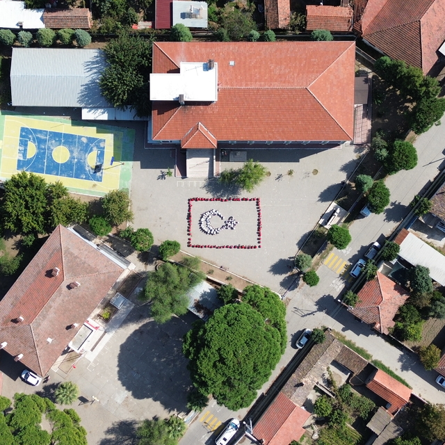 Aydın'da öğrencilerden "Cumhuriyet'in 100. yılı" koreografisi