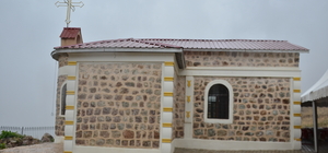 Şırnak'ta terörden arındırılan köyde yeniden inşa edilen kilise ibadete açı...