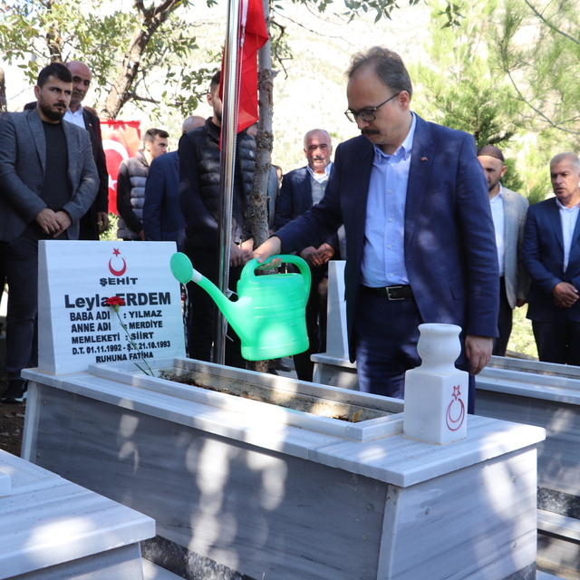 Siirt'in Derince köyünde PKK'lı teröristlerin katlettiği 22 kişi anıldı