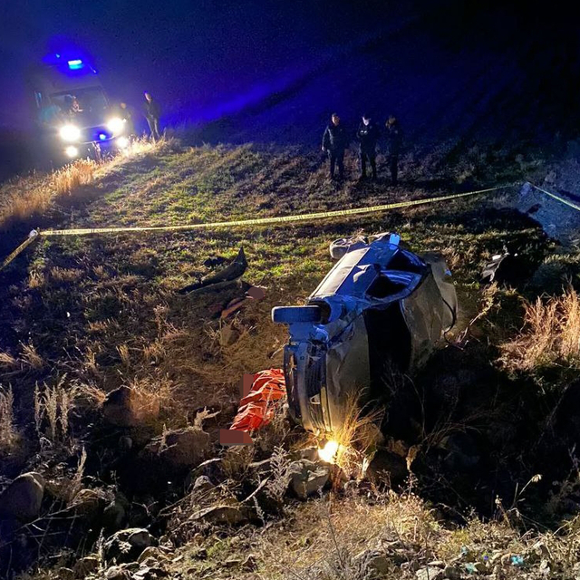 Kars'ta şarampole devrilen otomobildeki 3 kişi öldü, 1 kişi yaralandı