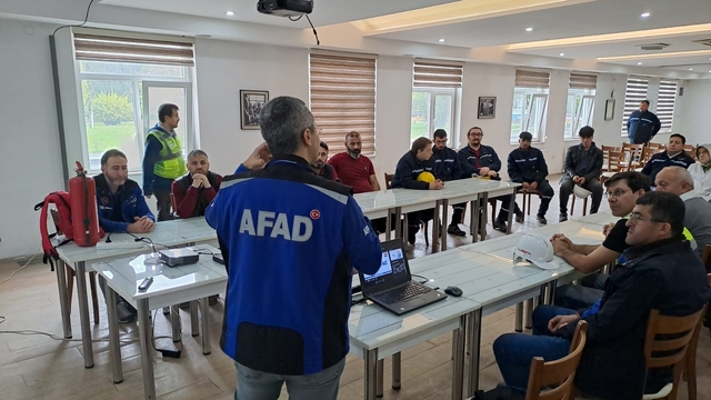 Sakarya'da afet farkındalık eğitimleri sürüyor