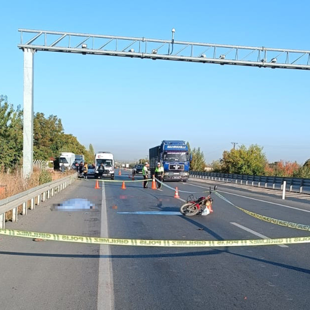 Konya'da tır ile motosikletin çarpıştığı kazada 1 kişi öldü