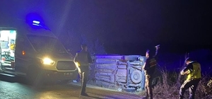 Balıkesir'de kamyonetin traktöre çarpması sonucu 1 kişi öldü, 2 kişi yarala...