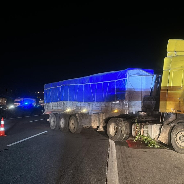 Osmaniye'de tırın 4 araca çapması sonucu 5 kişi yaralandı