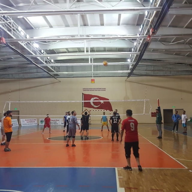Bingöl'de kurumlar arası voleybol turnuvası yapıldı