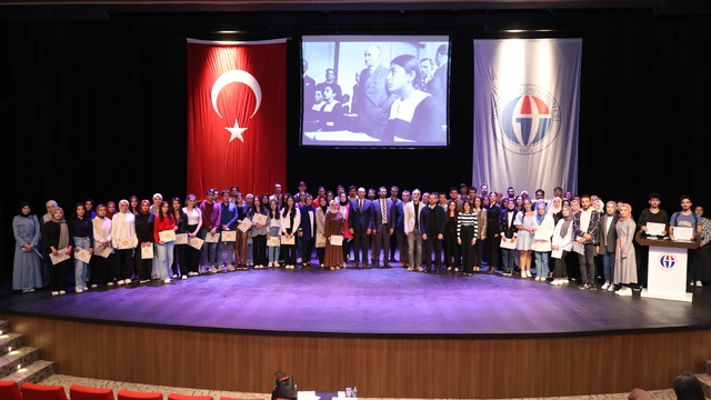 Koruma altında bulunan çocuklara destek veren öğretmen adaylarına sertifikaları verildi