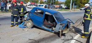 Kütahya'da tır ile otomobilin çarpışması sonucu 1 kişi öldü, 1 kişi yaralan...