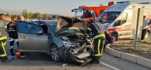 Denizli'de otomobil ile hafif ticari araç çarpıştı; 1 ölü, 5 yaralı