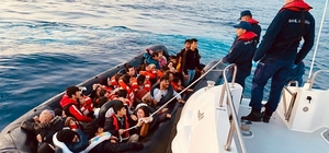 İzmir açıklarında 113 düzensiz göçmen kurtarıldı