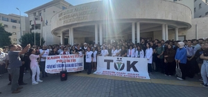 Mersin'de sağlıkçılara yönelik şiddet protesto edildi