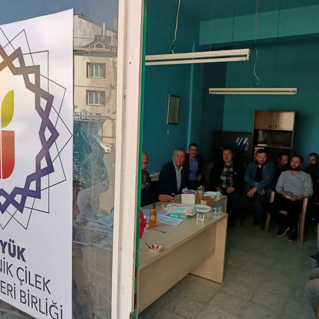 Hüyük Organik Çilek Üreticileri Birliği Genel Kurulu yapıldı