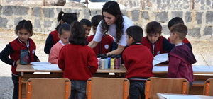 İstanbul'dan gelen ressam, Şırnak'ın köyünde çocuklarla resim yaptı