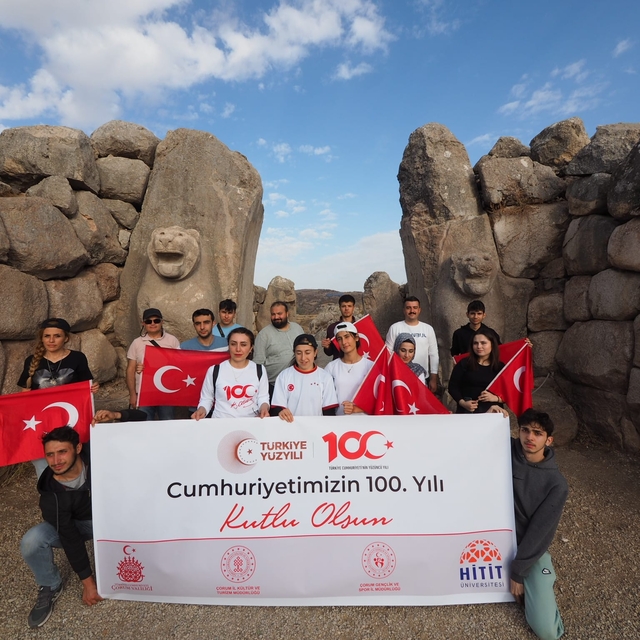Üniversite öğrencileri Hattuşa Antik Kenti'ni görüntüledi