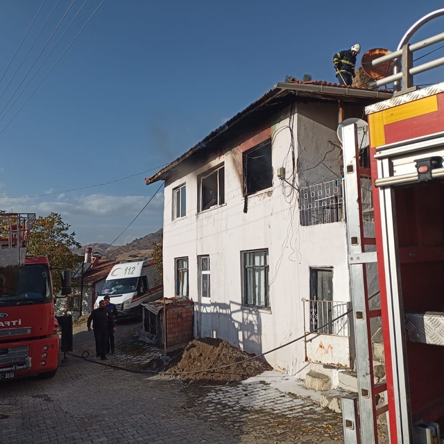 Çorum'da evde çıkan yangında 1 kişi yaralandı