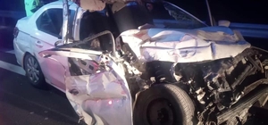 Hatay'da kamyona arkadan çarpan otomobildeki 2 kişi öldü