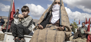 PKK'lı teröristlerin katlettiği 33 Yavi şehidi mezarları başında anıldı