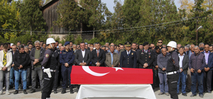İzmir'de hayatını kaybeden polis memuru memleketi Uşak'ta son yolculuğuna u...
