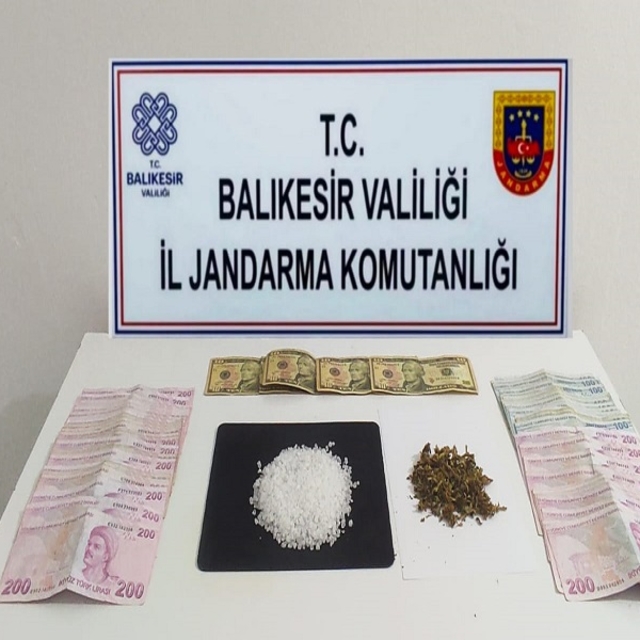 Balıkesir'de uyuşturucu operasyonlarında 3 şüpheli yakalandı