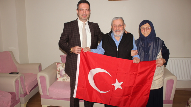 Amasya'da Kaymakam Gürçam'dan 76 yıllık evli çifte ziyaret